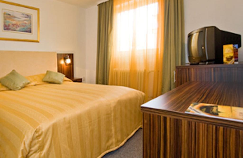 Hotel Rex Sighişoara Quarto foto